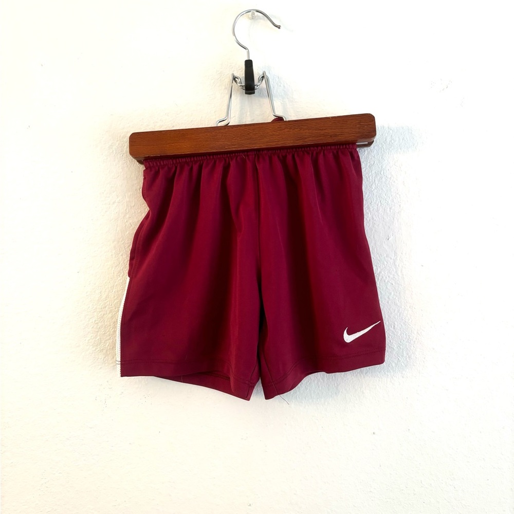 Nike Boys Athletic Shorts Size Medium